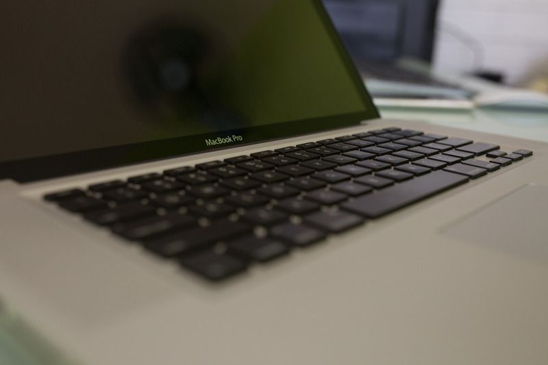 MacBook Pro MD104 max cau hinh + Magic Mouse 1 - 2