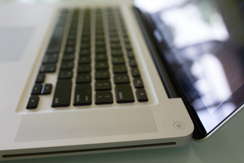 MacBook Pro MD104 max cau hinh + Magic Mouse 1 - 1