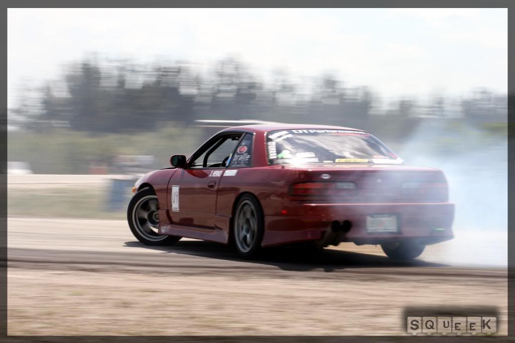 IMAGE: http://i258.photobucket.com/albums/hh250/jdm_squeek/dRIFT/IMG_4052copy.jpg