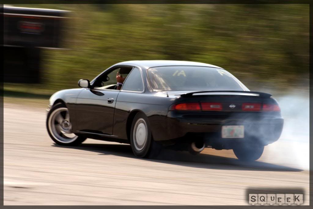 IMAGE: http://i258.photobucket.com/albums/hh250/jdm_squeek/dRIFT/IMG_4275copy.jpg