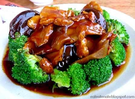 Braised Assorted Mushroom with Broccoli