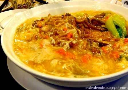 Braised Ee-fu Noodle with Crab Roe