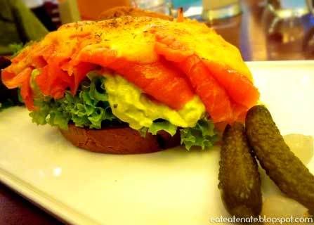 Smoked Salmon Avo-bayon