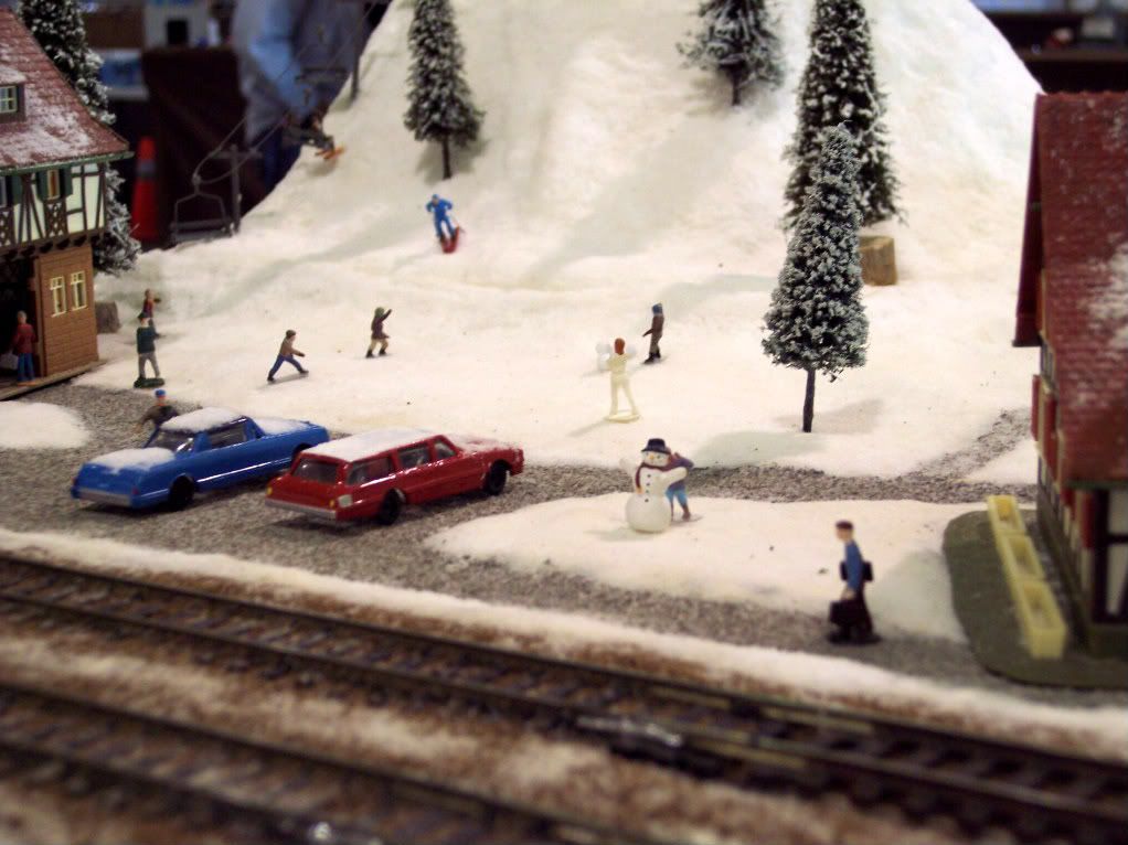 Allie's Snow-Themed Coastal Valley Lines Modular Layout Allie's Snow-Themed Coastal Valley Lines Modular Layout