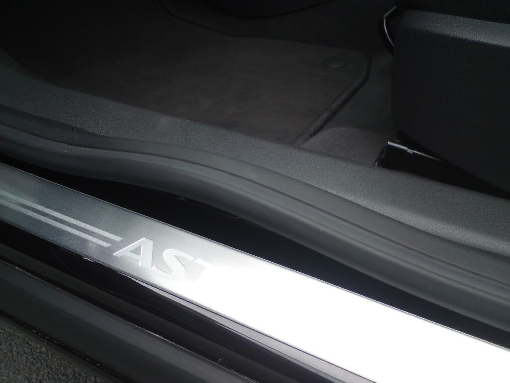 How do you remove the door sill protectors? Astra Owners Network