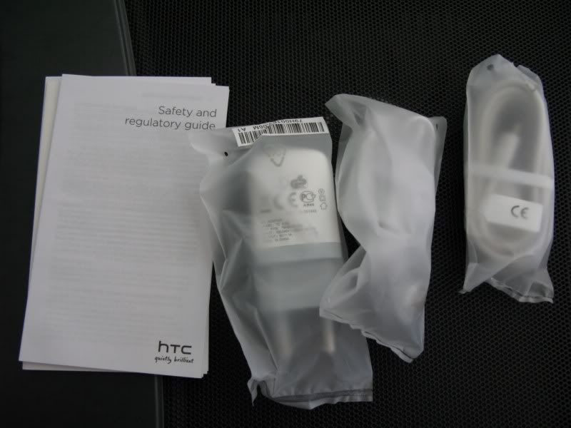 Đập hộp HTC RADAR cùng Phú Hòa Mobile ! - 2