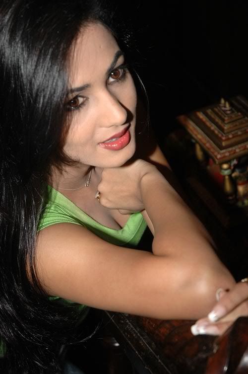 Sonal Chauhan Sweet Pictures