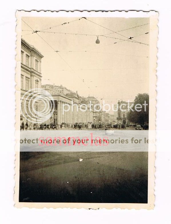 STUTTGART altes Foto um 1920 Strassenszene Innenstadt PKWs Passanten